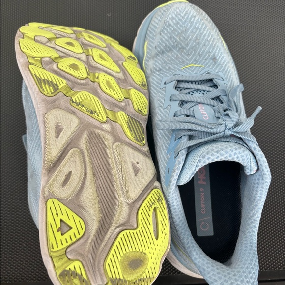 Hoka size 7.5 - Picture 2 of 2